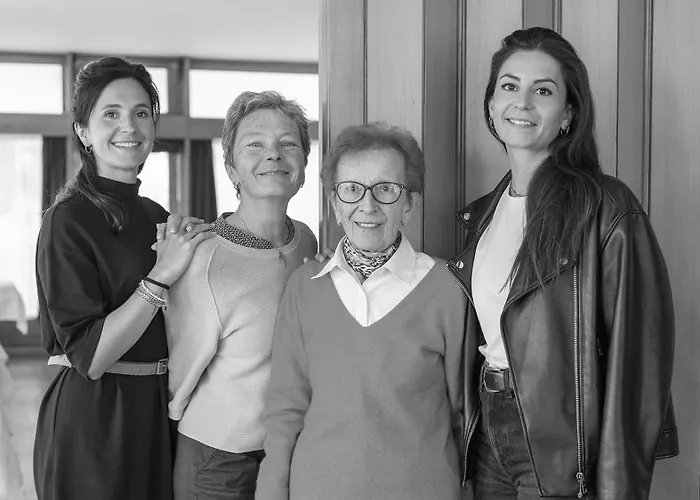 Отель Historique Chez Elsy - Crans-sapins